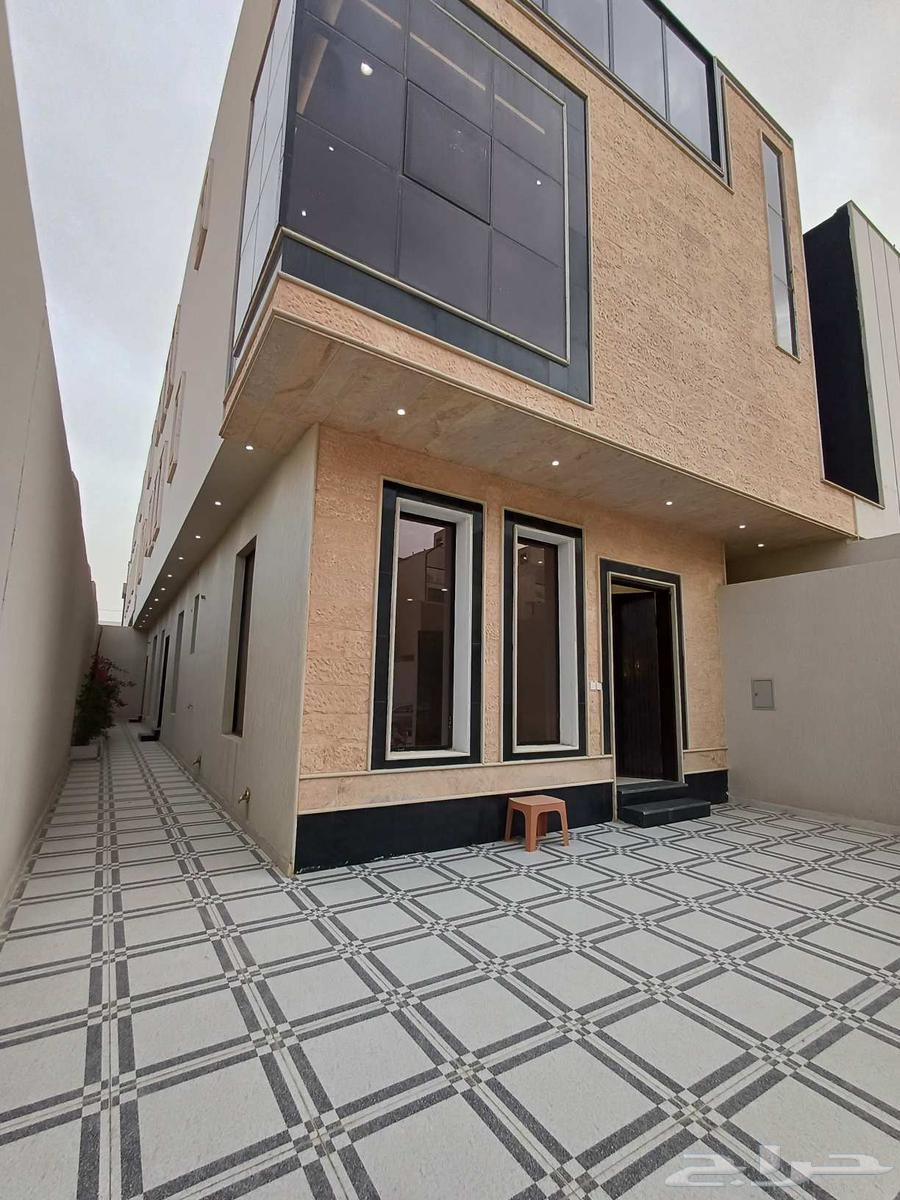 فيلا 7 غرف في المرجان 2