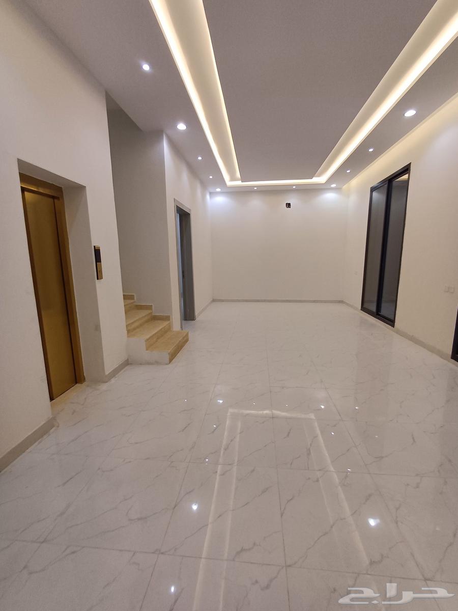 فيلا 7 غرف في المرجان 5