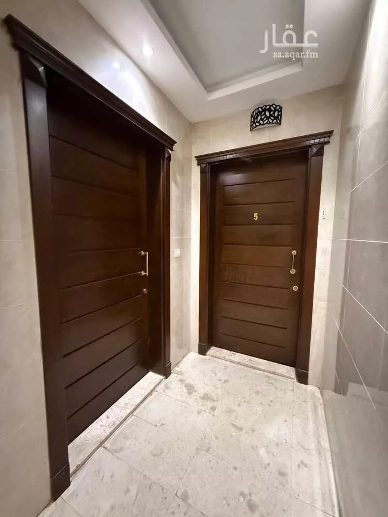 شقة 5 غرف في الواحة 3