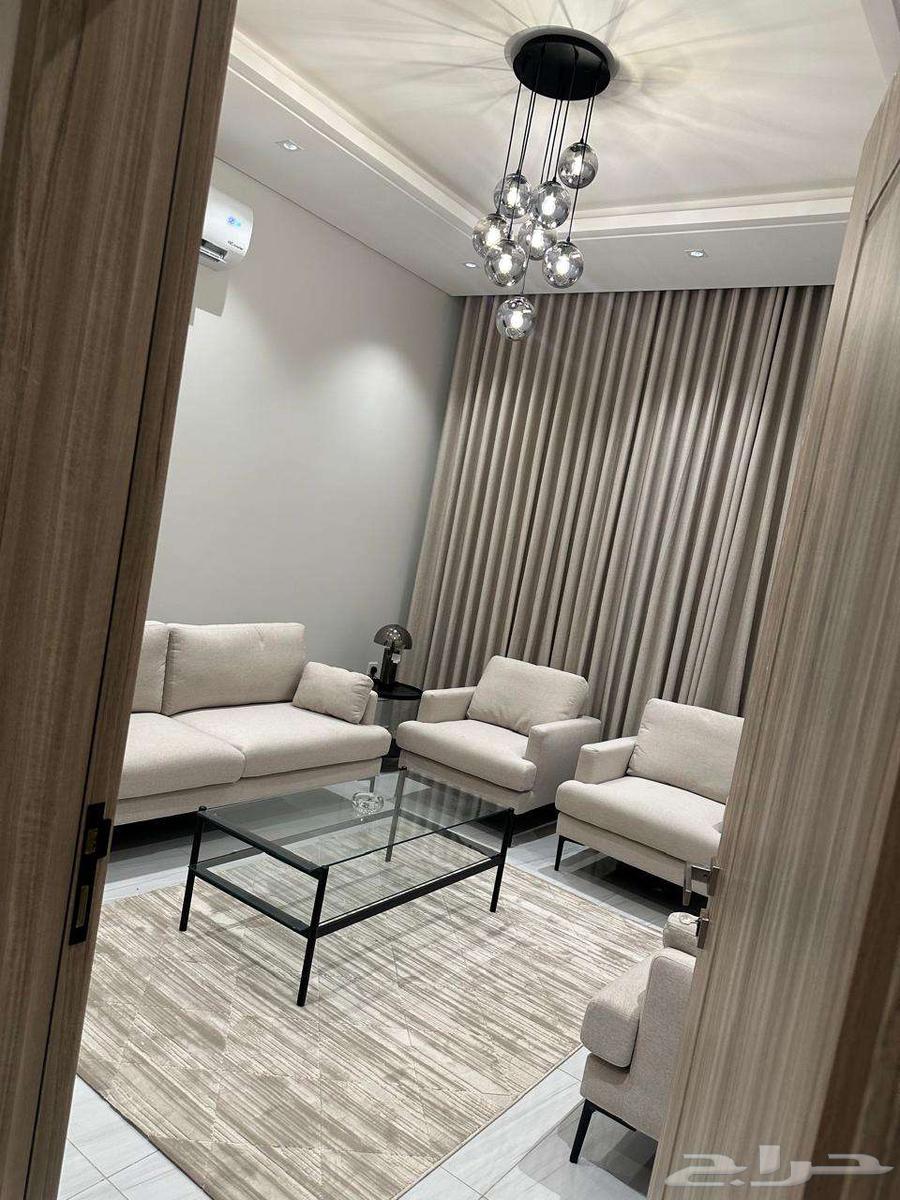 شقة 3 غرف في الرويس 3