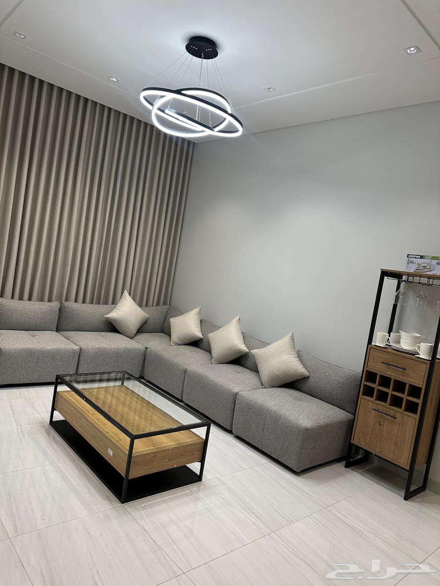 شقة 3 غرف في الرويس 5