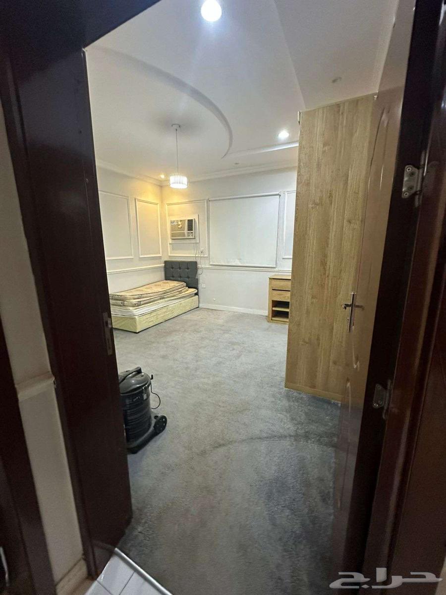 شقة 4 غرف في الواحة 5