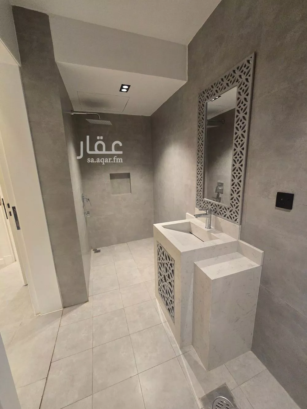 فيلا 4 غرف في العارض 15