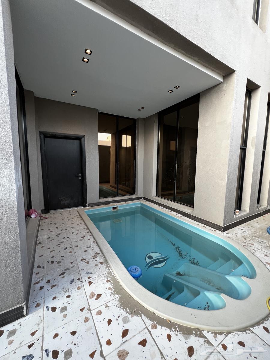 فيلا 6 غرف في الزمرد 2