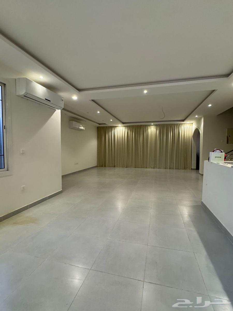 فيلا 9 غرف في الزمرد 5