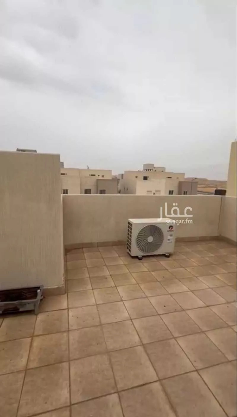 فيلا 5 غرف في العارض 11