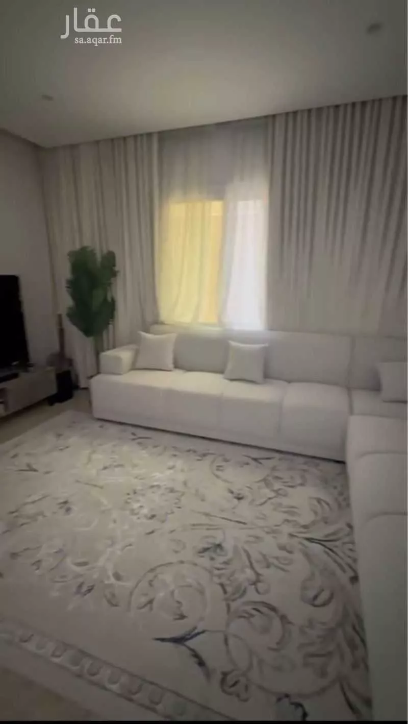 فيلا 5 غرف في العارض 10
