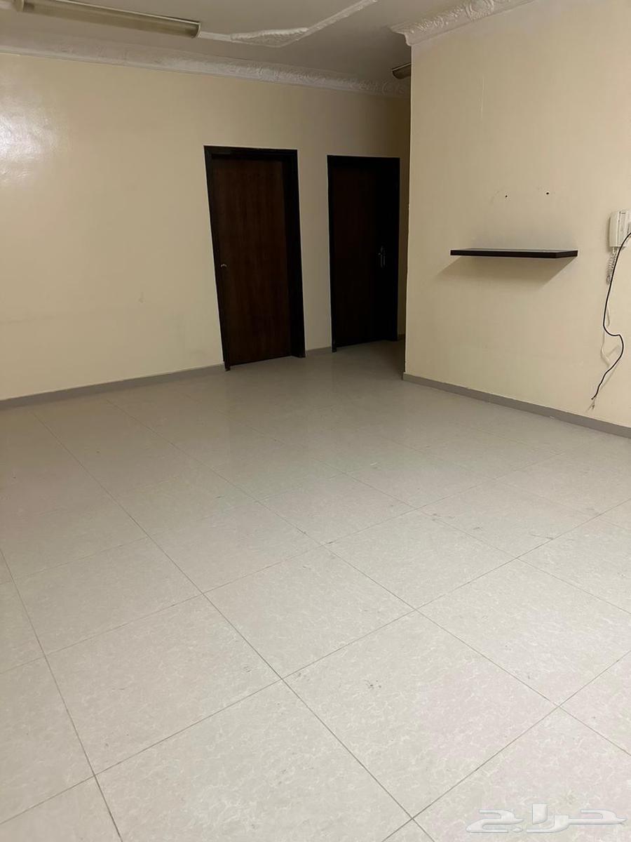 شقة 3 غرف في ضاحية الملك فهد 2