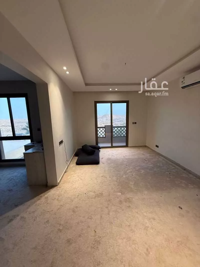 فيلا 5 غرف في عكاظ 2