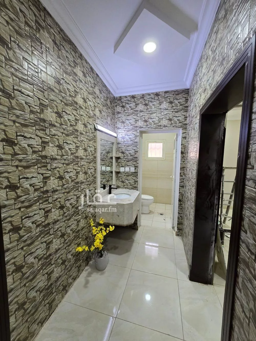 شقة 5 غرف في ضاحية الملك فهد 2