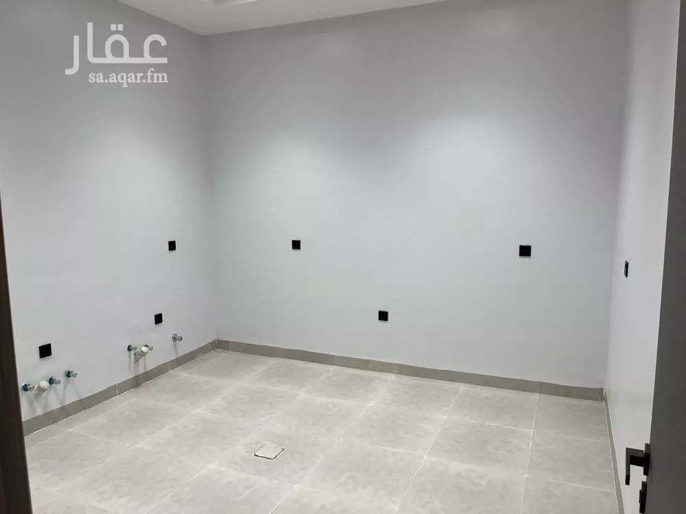 6 bedroom villa in Dhahrat Namar 25