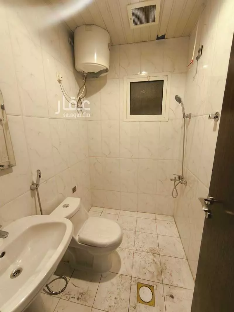 شقة 4 غرف في المنتزة 2