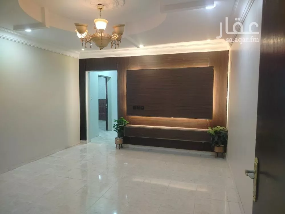 شقة 5 غرف في النور 1