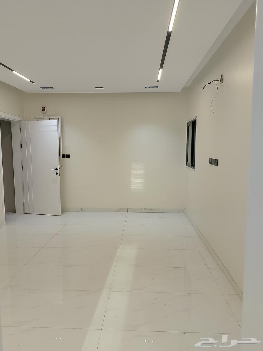 شقة 6 غرف في بدر 4