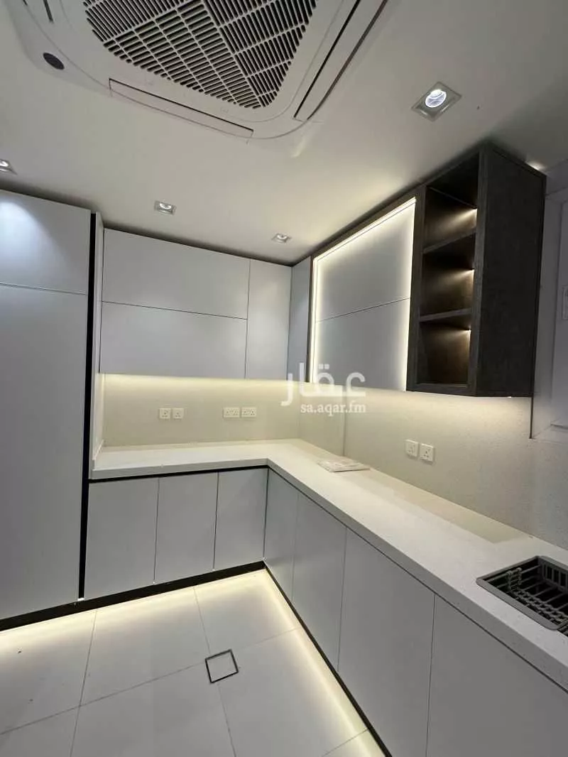5 bedroom apartment in Al Malqa 8
