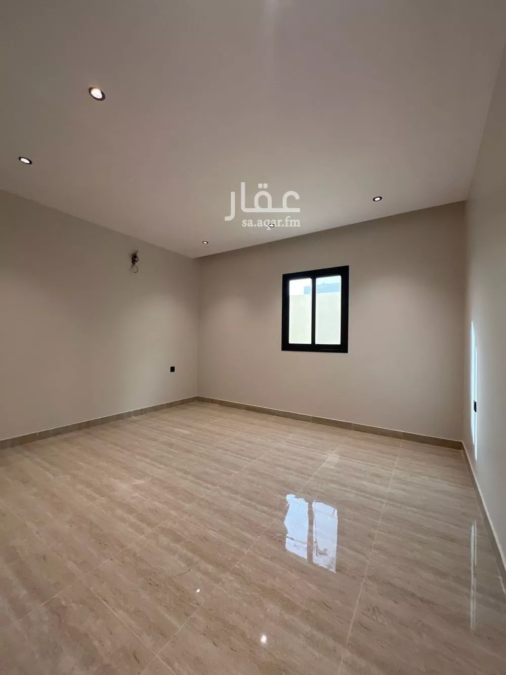 شقة 6 غرف في الندى 10