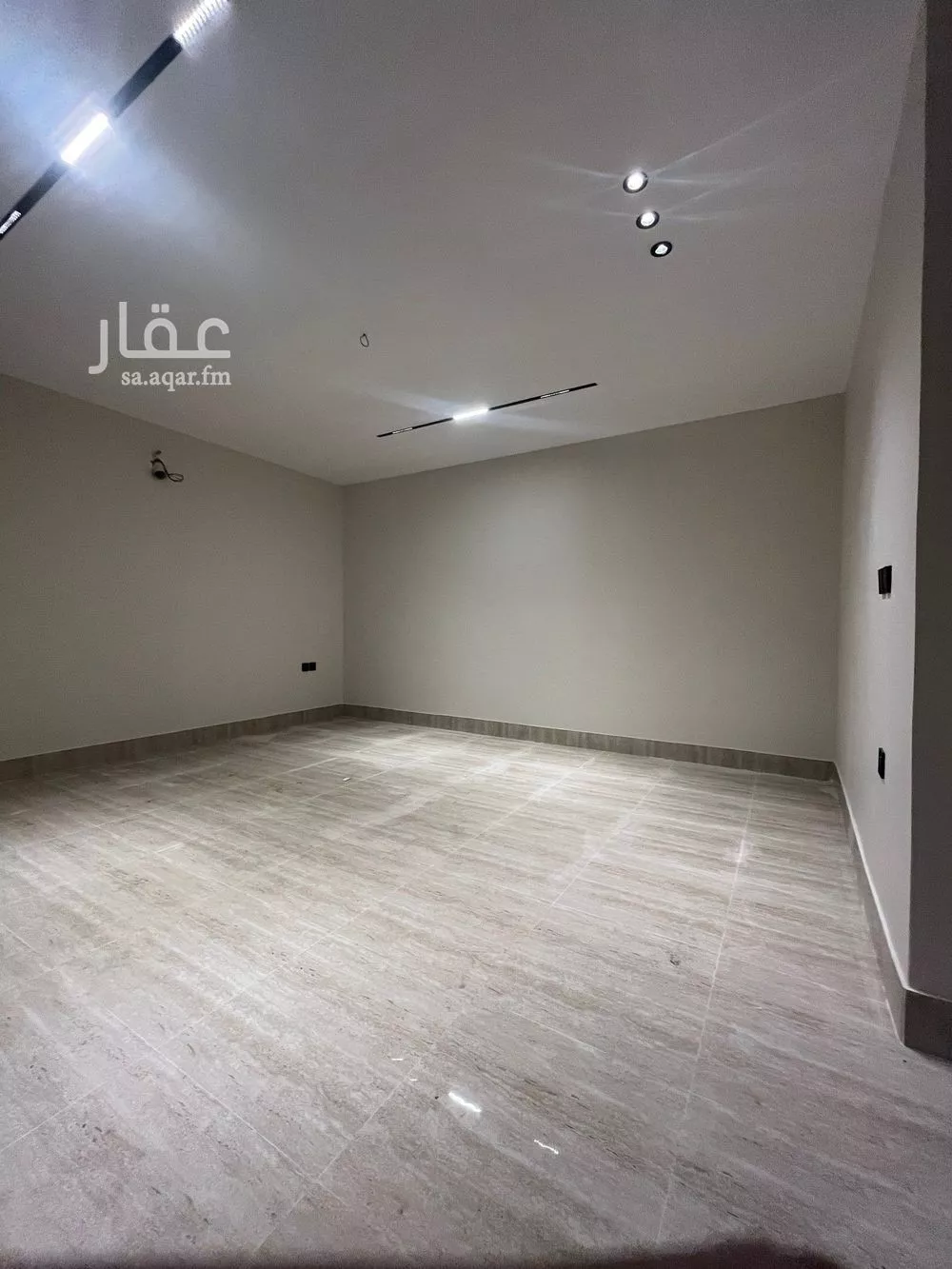 شقة 4 غرف في الندى 6