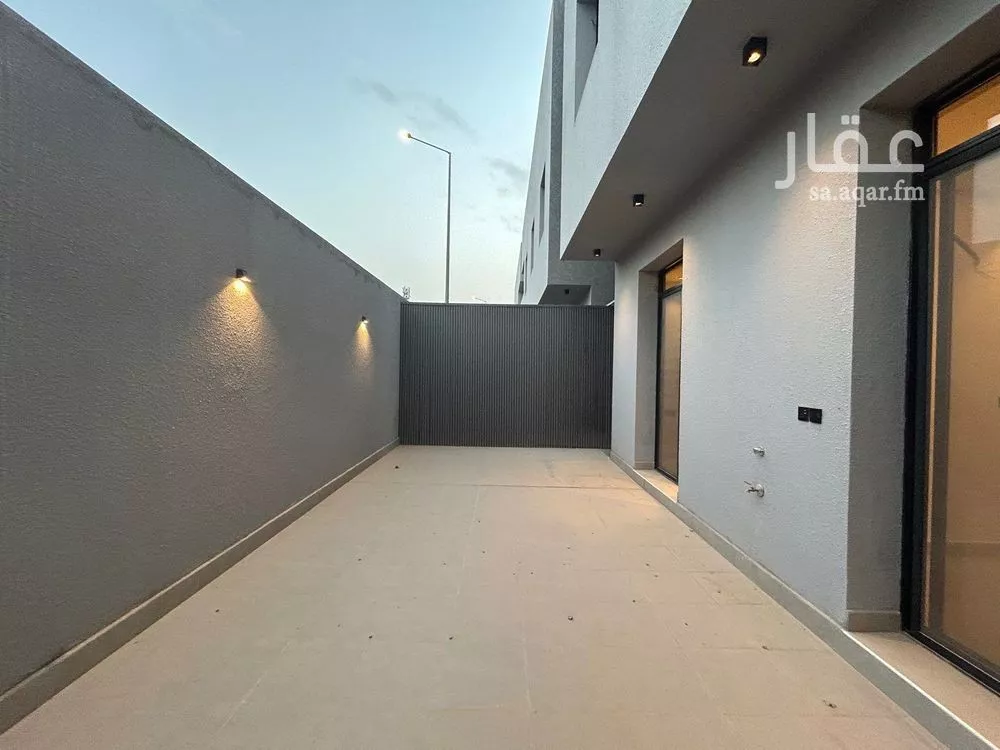 شقة 3 غرف في العارض 10