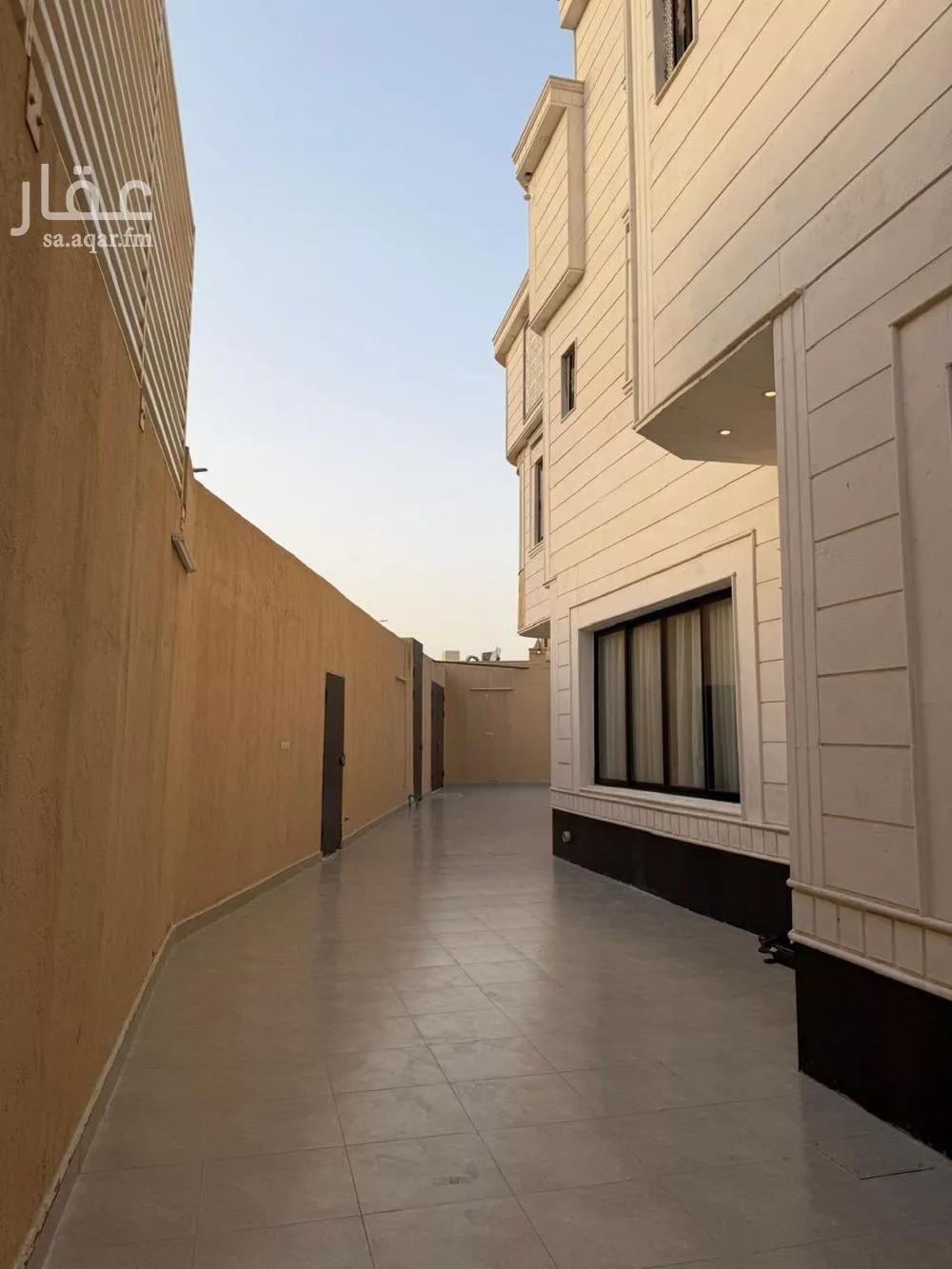 فيلا 15 غرف في الرمال 20