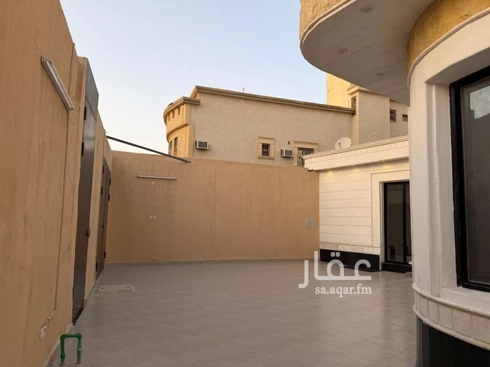 فيلا 15 غرف في الرمال 21