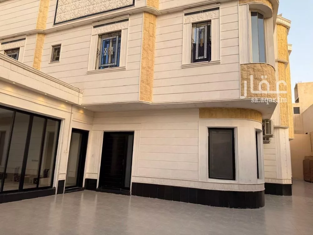 فيلا 15 غرف في الرمال 10