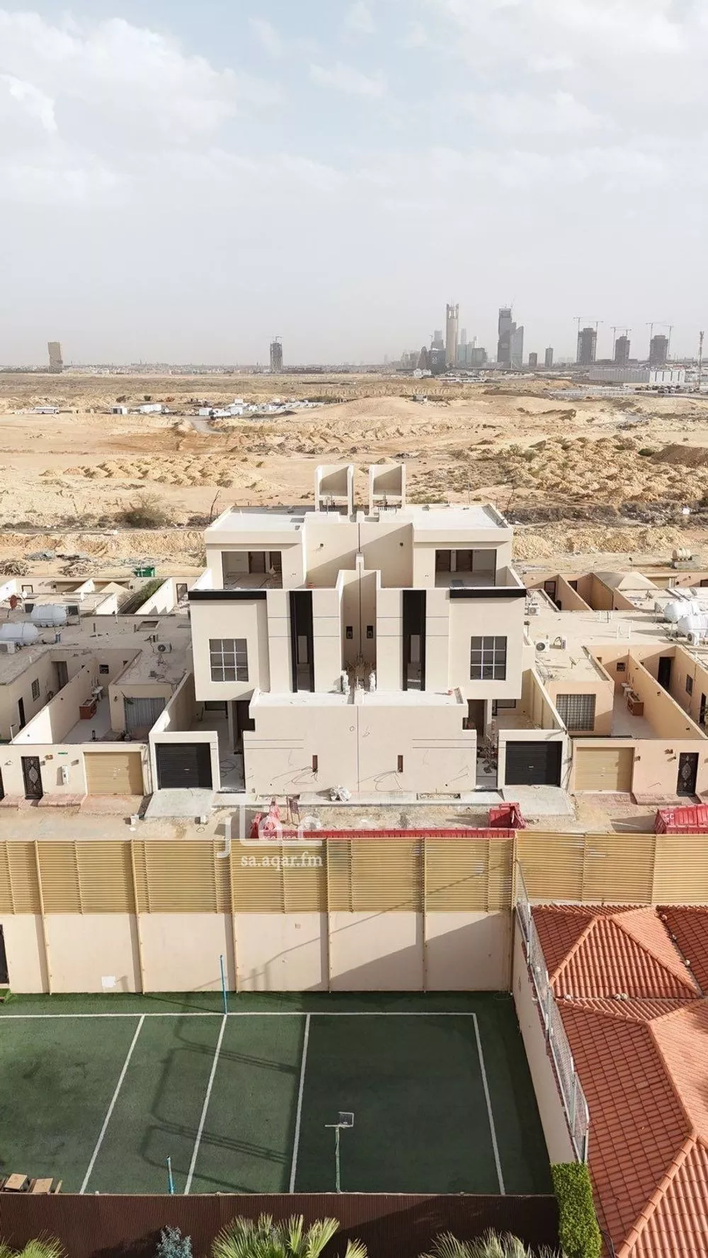 فيلا 4 غرف في العارض