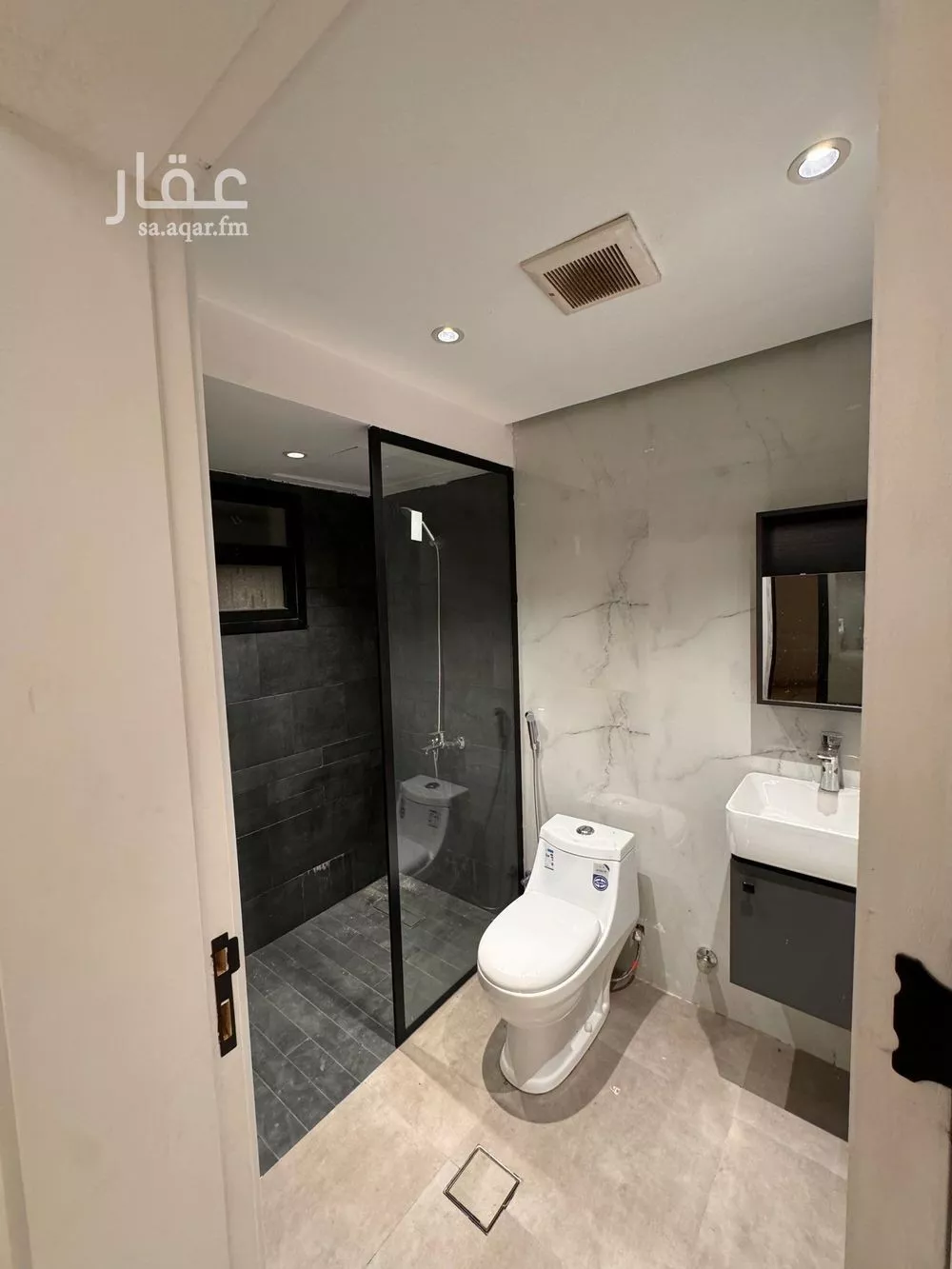 شقة 3 غرف في الملقا 3