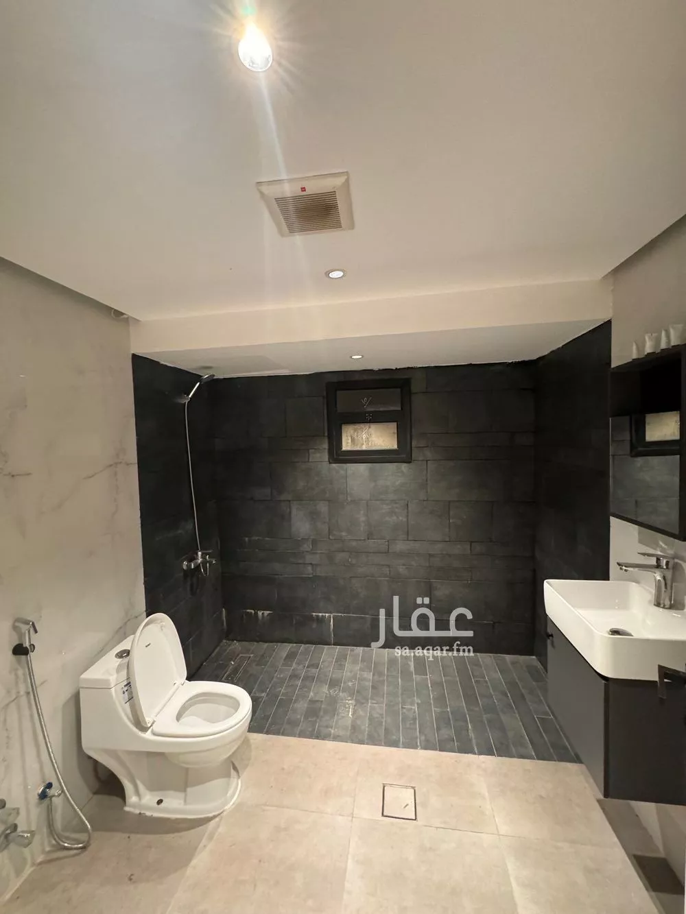 3 bedroom apartment in Al Malqa 6