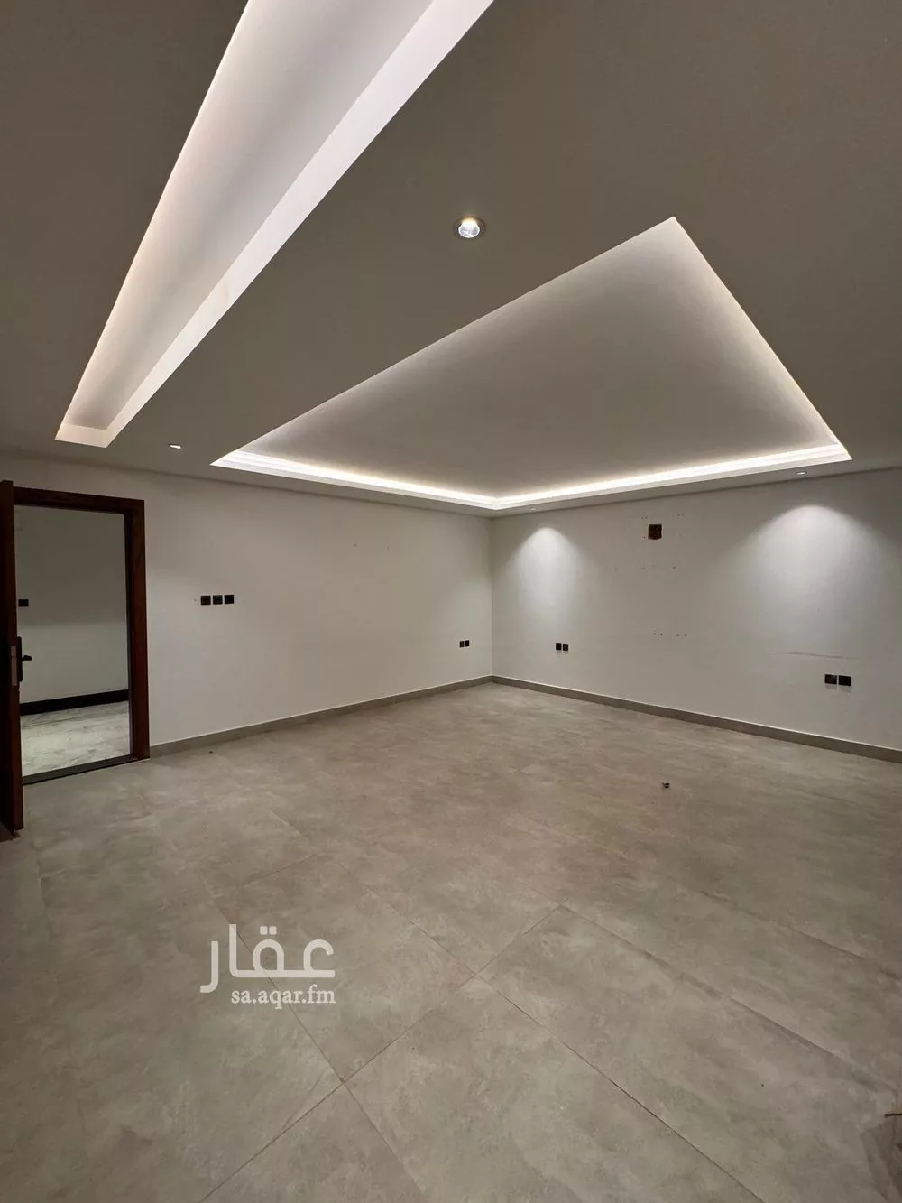 3 bedroom apartment in Al Malqa 8