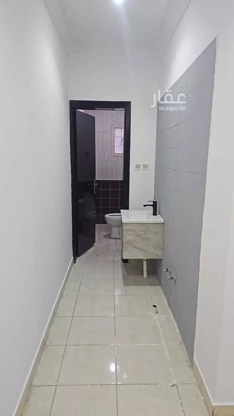 شقة 1 غرف في الملقا 8