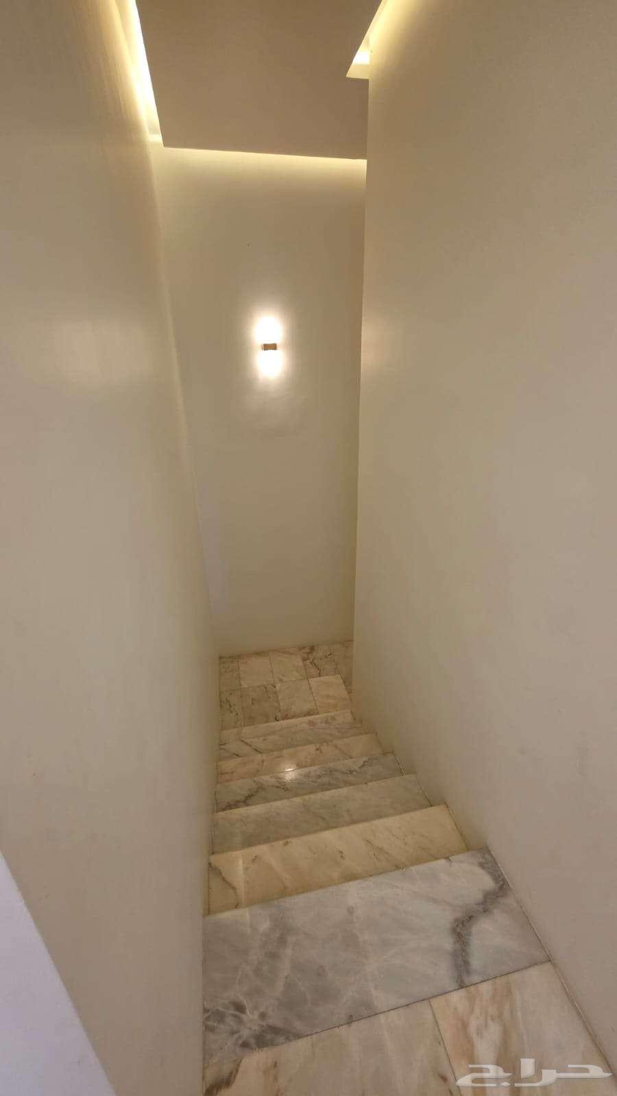 فيلا 8 غرف في ولي العهد 2