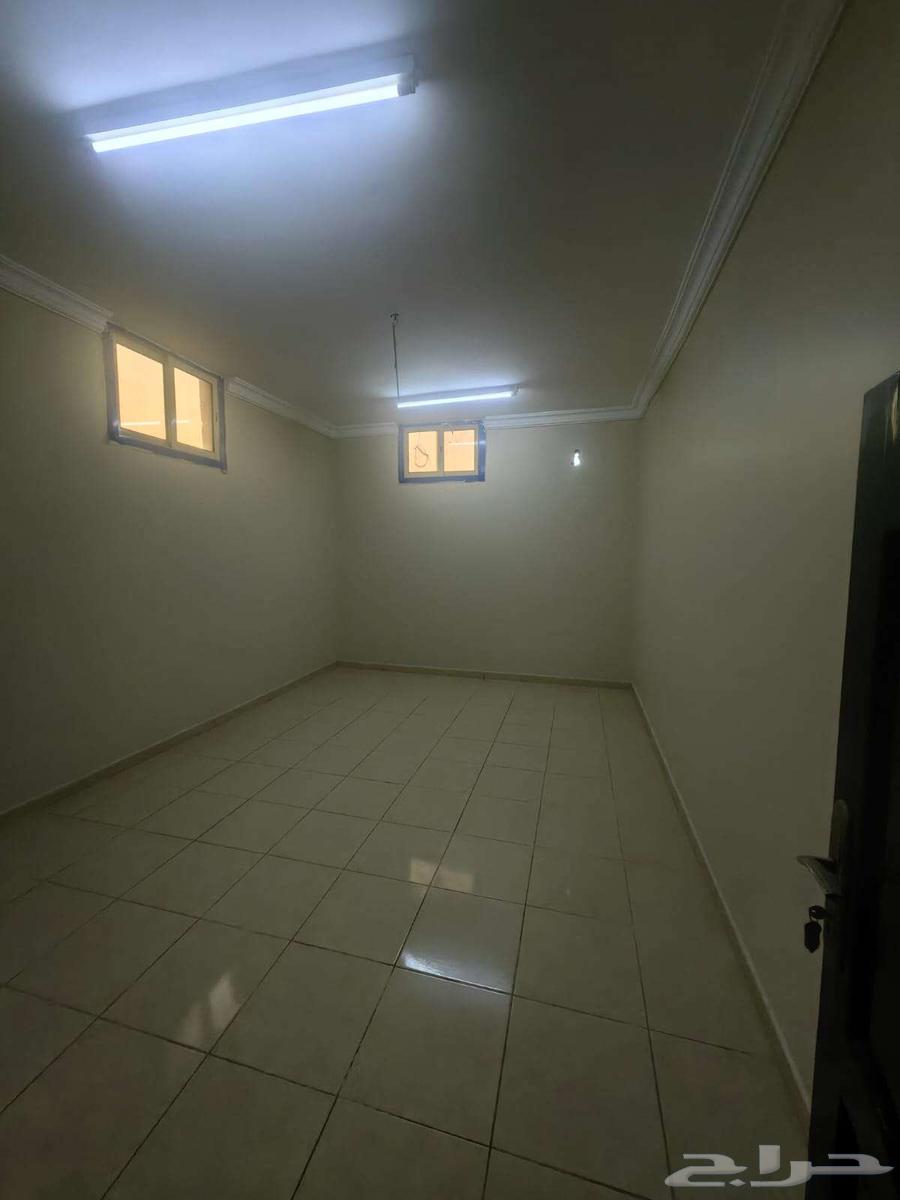 شقة 5 غرف في المدينة الصناعية 3