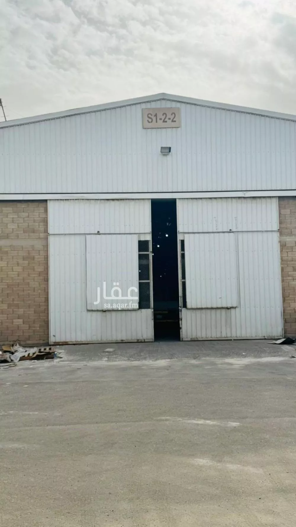 مستودع 3298 م² في المشاعل 7
