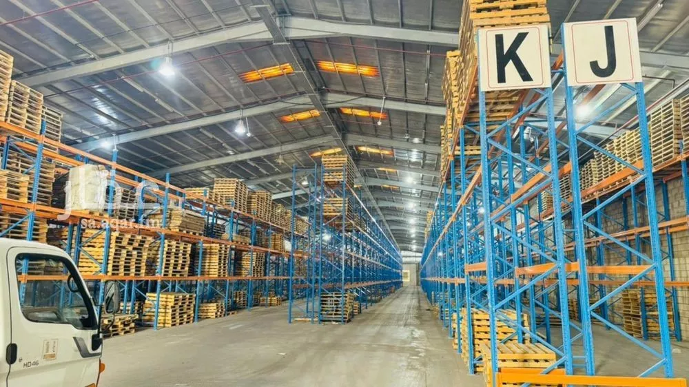 مستودع 3245 م² في المشاعل 3