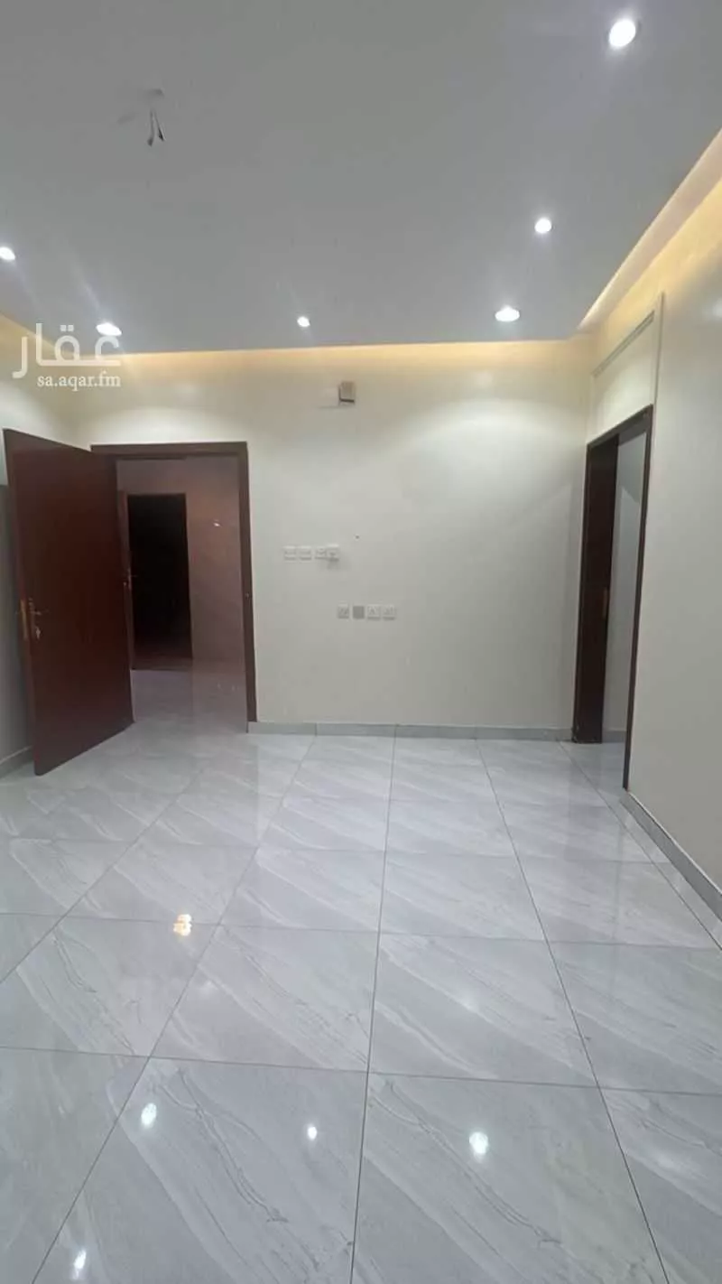 شقة 4 غرف في الشفا 5