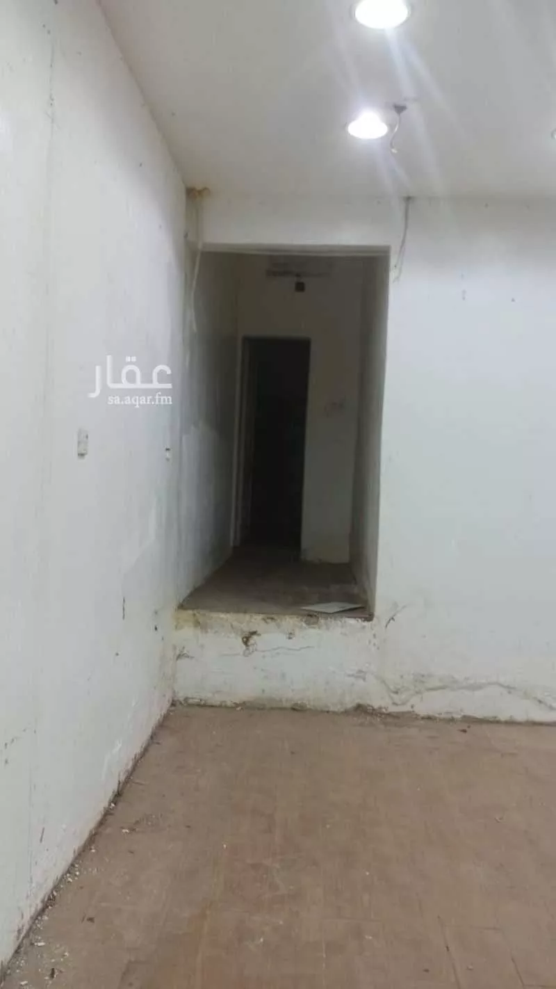 محل 40 م² في الاصيفرين 2