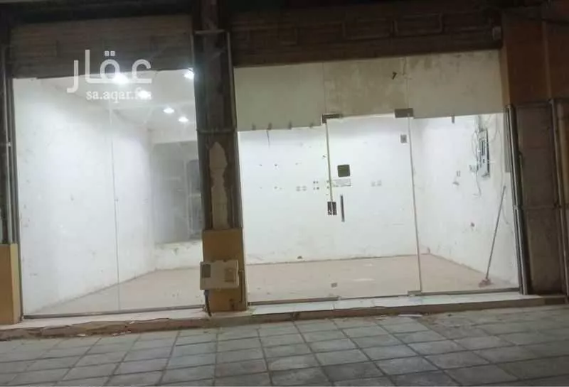 محل 40 م² في الاصيفرين 3