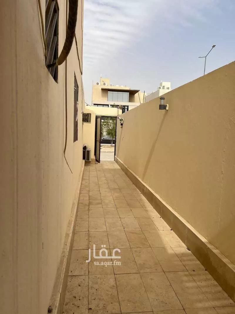 شقة 4 غرف في الملقا 1