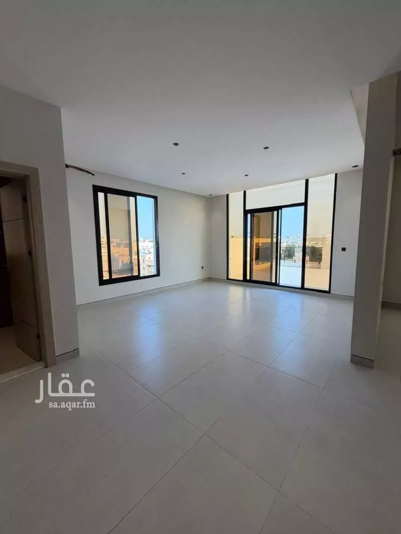 6 bedroom apartment in Al Rabwa 6