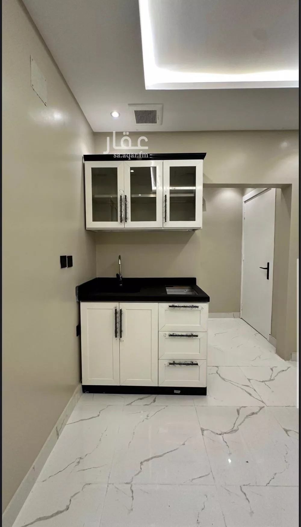 محل 40 م² في الوادي 4