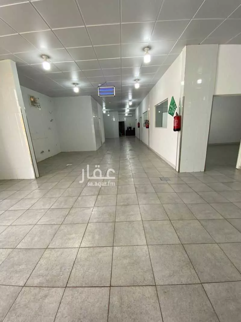 محل 220 م² في النظيم 5