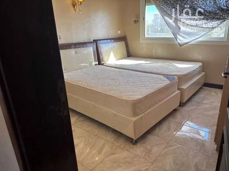 5 bedroom villa in Az Zomorod 4