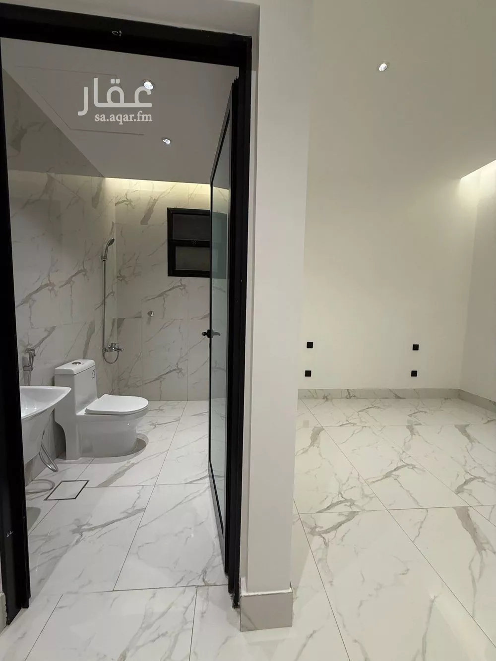 دور 5 غرف في العارض 6