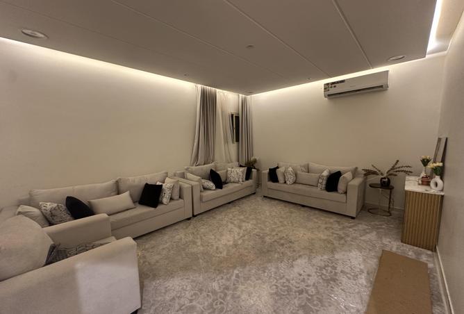 شقة 5 غرف في Al Awaly 3