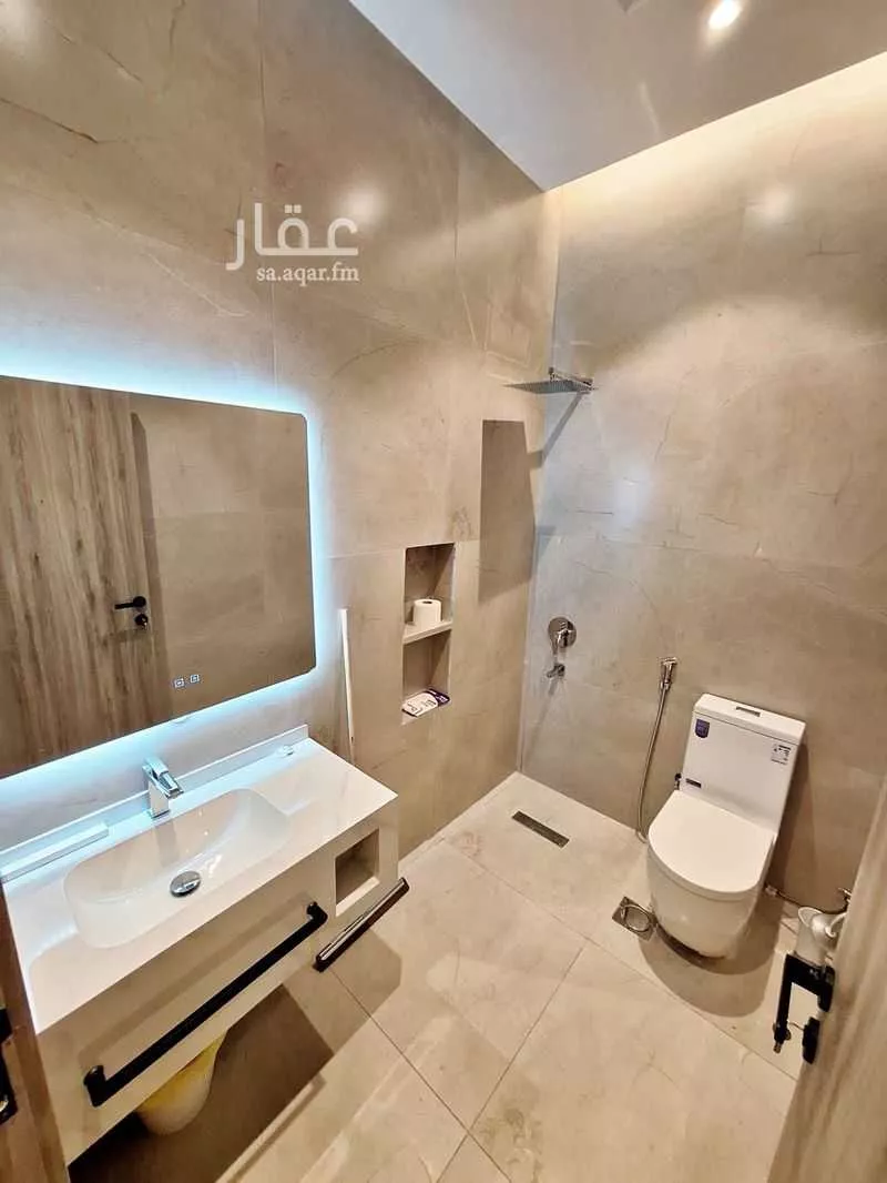 2 bedroom apartment in Al Shati, Jeddah 11