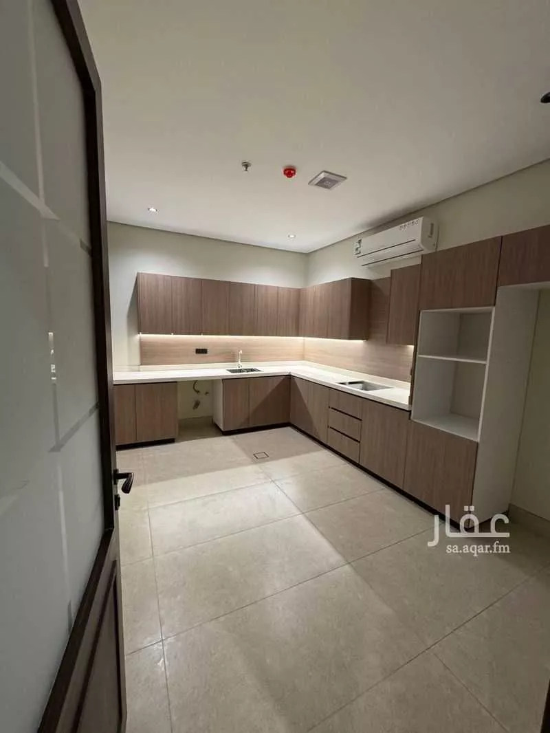 4 bedroom apartment in Taibah, Eastern Province 6