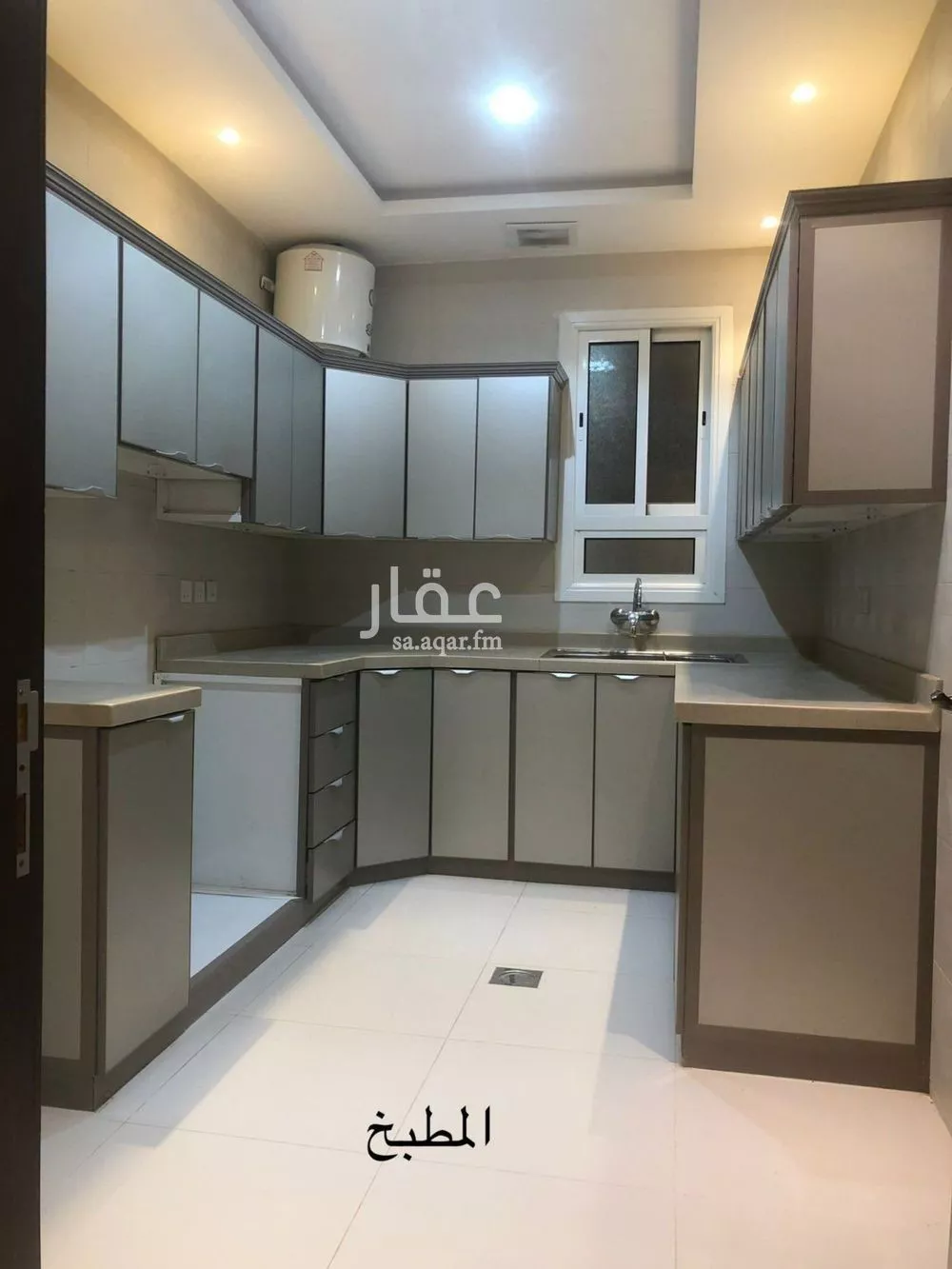 شقة 5 غرف في العارض 1