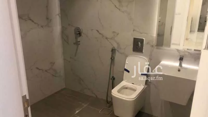 شقة 3 غرف في عرقة 4