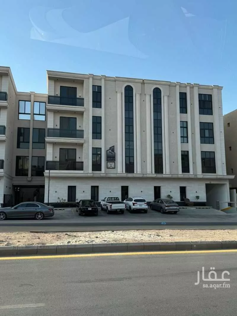 3 bedroom apartment in Al Malqa 6