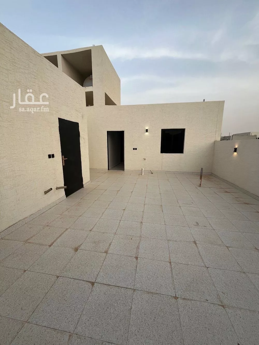 3 bedroom floor in Al Janadriyah 24